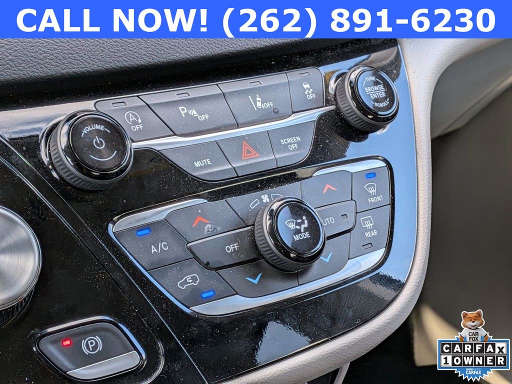 2024 Chrysler Pacifica Touring L - Photo 20