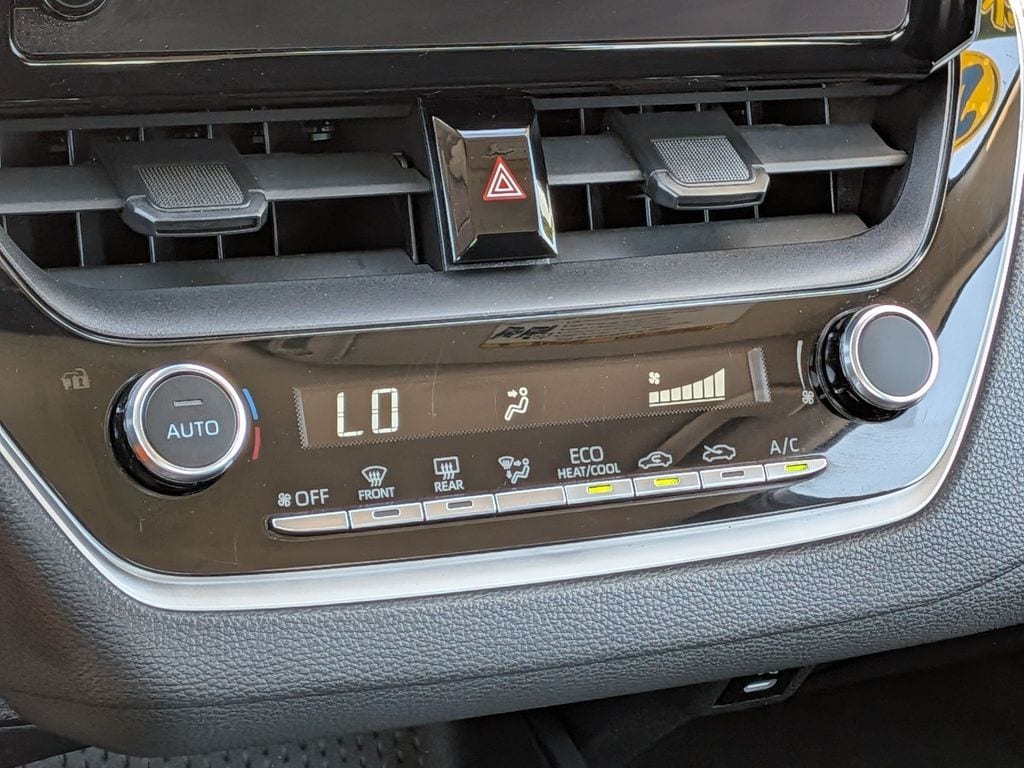 2023 Toyota Corolla LE - Photo 18