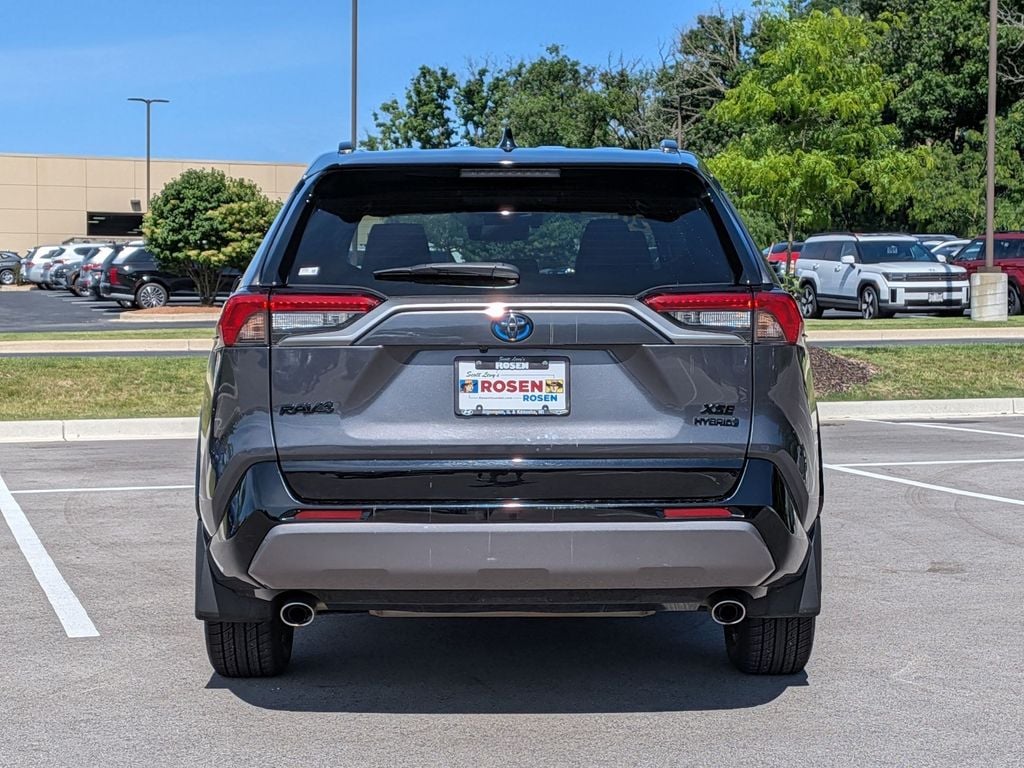 2020 Toyota RAV4 XSE - Photo 6