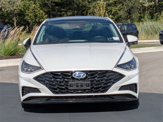 2022 Hyundai Sonata Limited photo 2