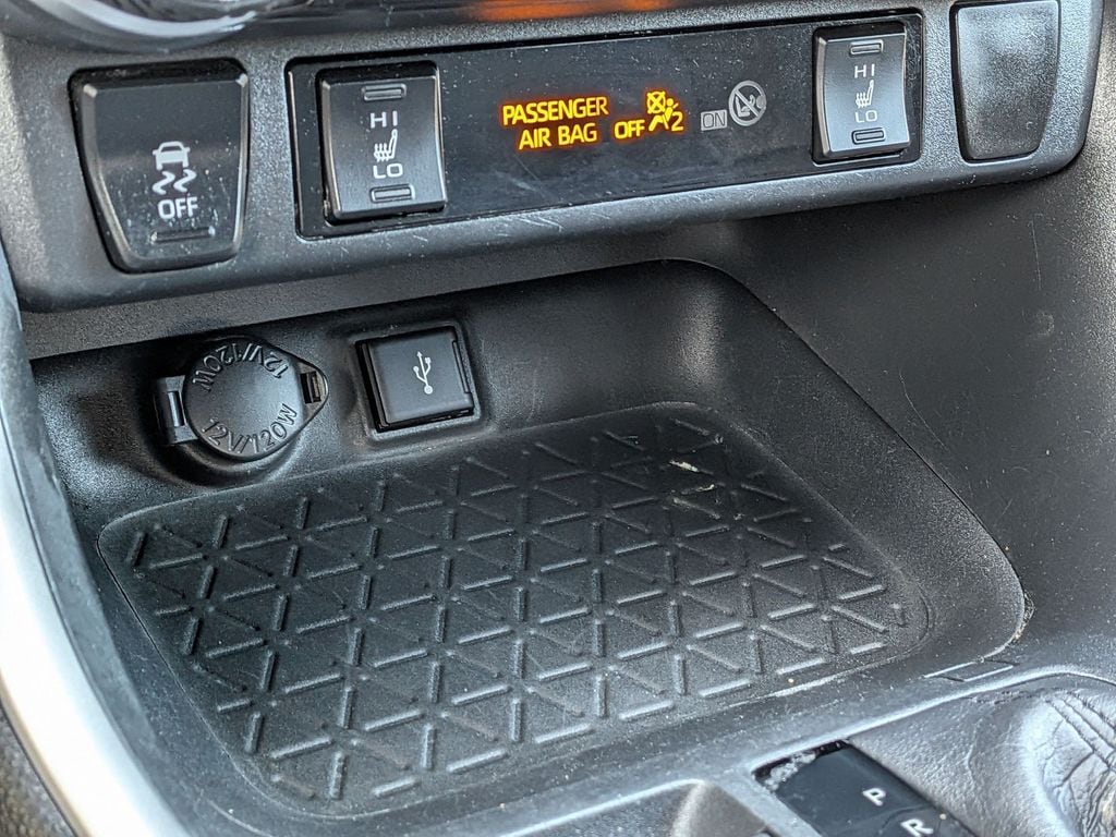 2020 Toyota RAV4 XSE - Photo 21