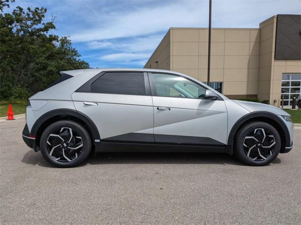 New 2024 Hyundai IONIQ 5 SEL SUV