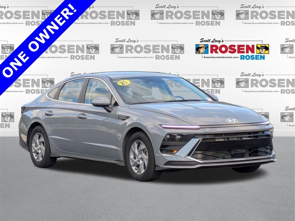 2025 Hyundai Sonata SE's photo