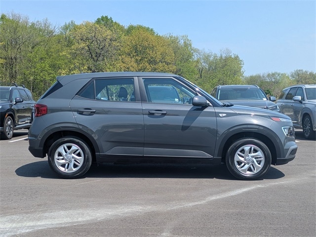 Certified 2024 Hyundai Venue SE with VIN KMHRB8A39RU287090 for sale in Kenosha, WI