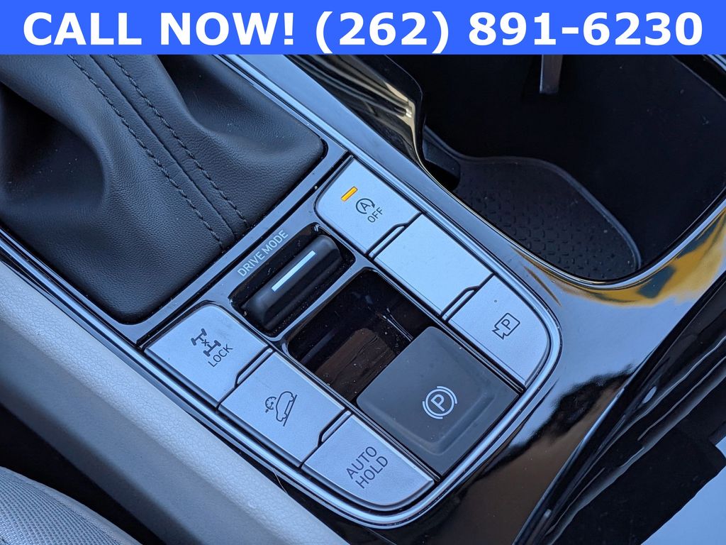 2025 Hyundai Tucson SE - Photo 22