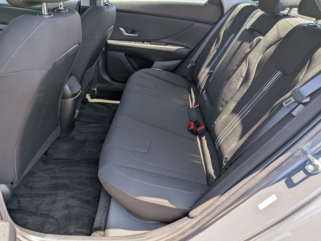 2024 Hyundai Elantra SEL - Photo 24