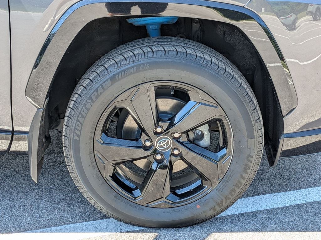 2020 Toyota RAV4 XSE - Photo 9