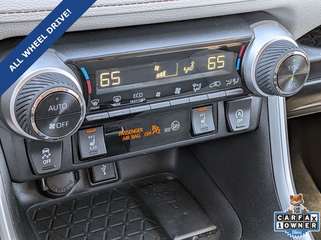 2021 Toyota RAV4 XLE Premium - Photo 20