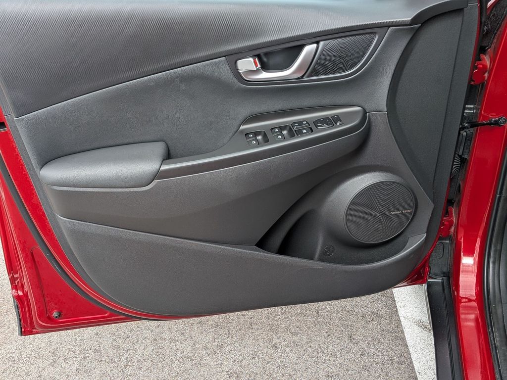2023 Hyundai Kona Limited - Photo 12