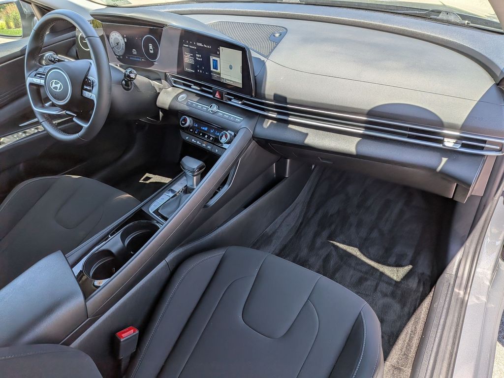 2024 Hyundai Elantra SEL - Photo 29