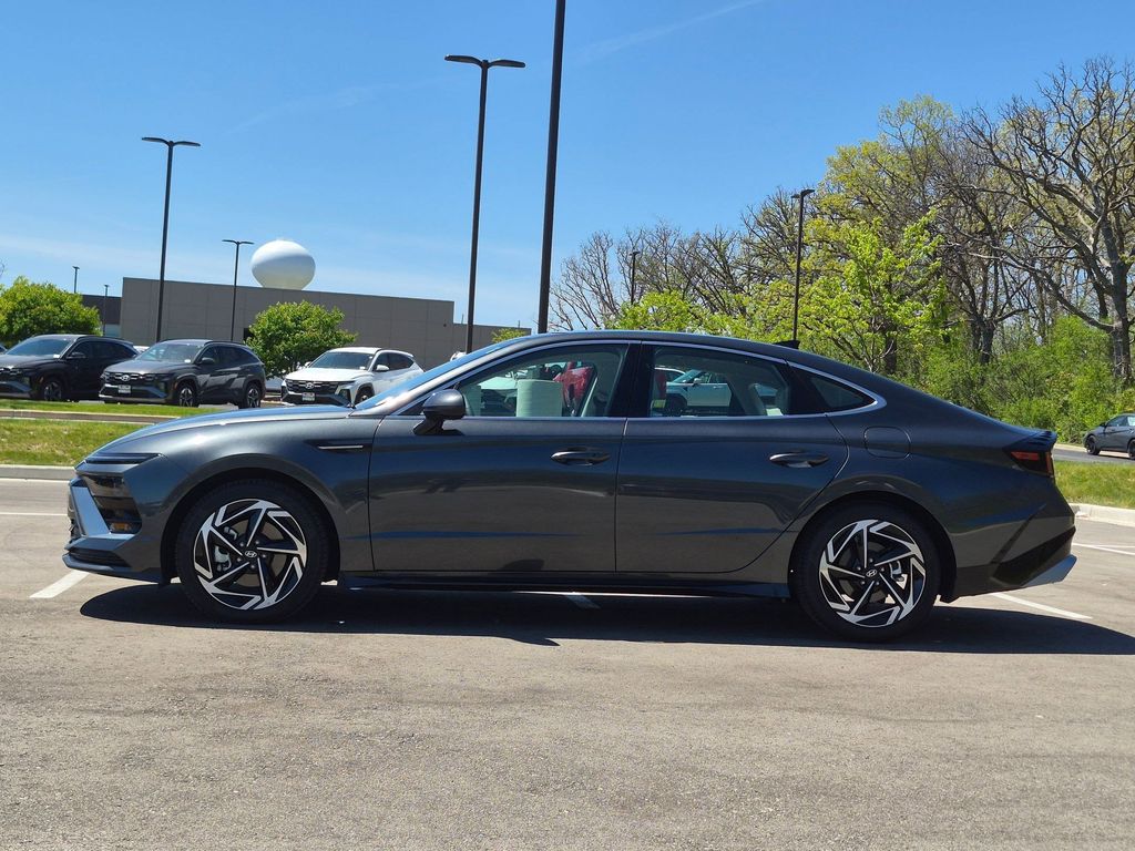 2026 Hyundai Sonata SEL - Photo 4