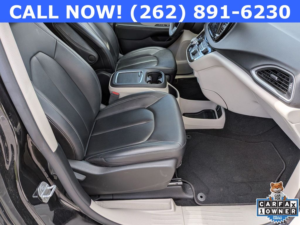 2024 Chrysler Pacifica Touring L - Photo 30