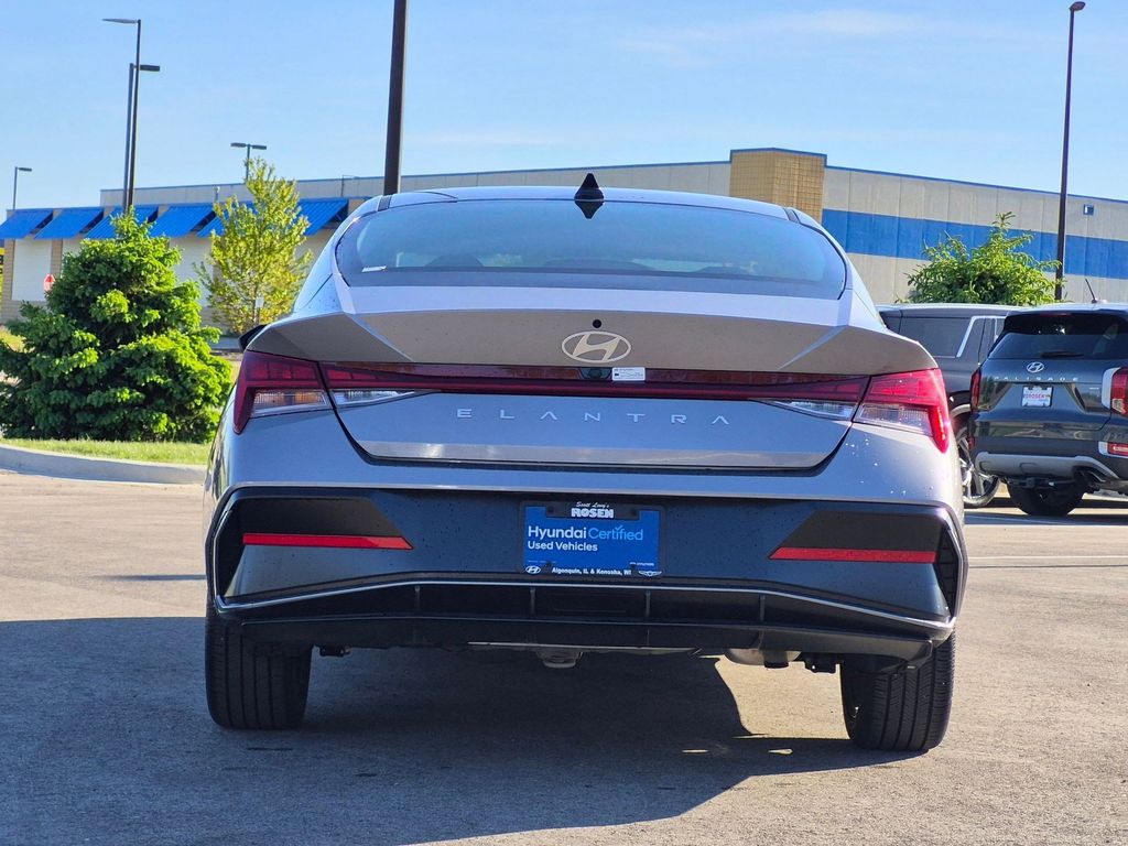 2025 Hyundai Elantra SEL - Photo 6