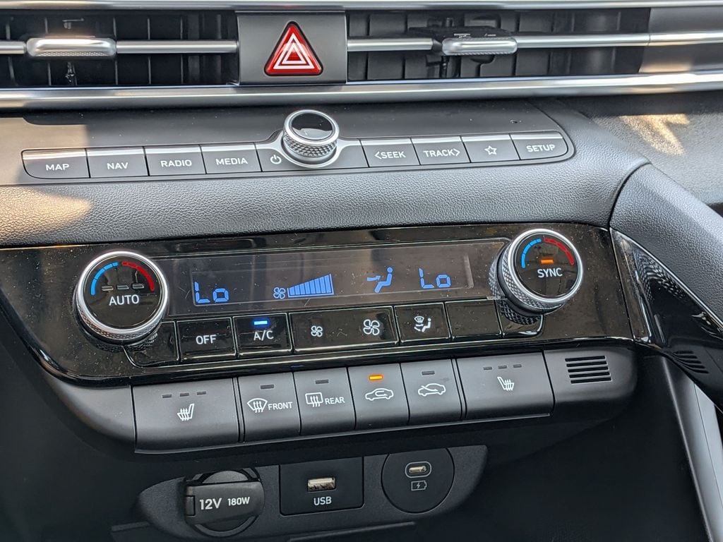 2024 Hyundai Elantra SEL - Photo 20