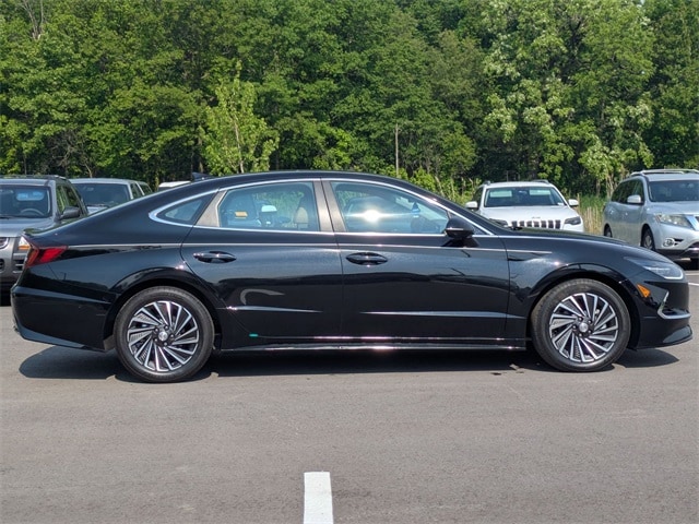 Certified 2023 Hyundai Sonata Hybrid Limited with VIN KMHL54JJ4PA070243 for sale in Kenosha, WI