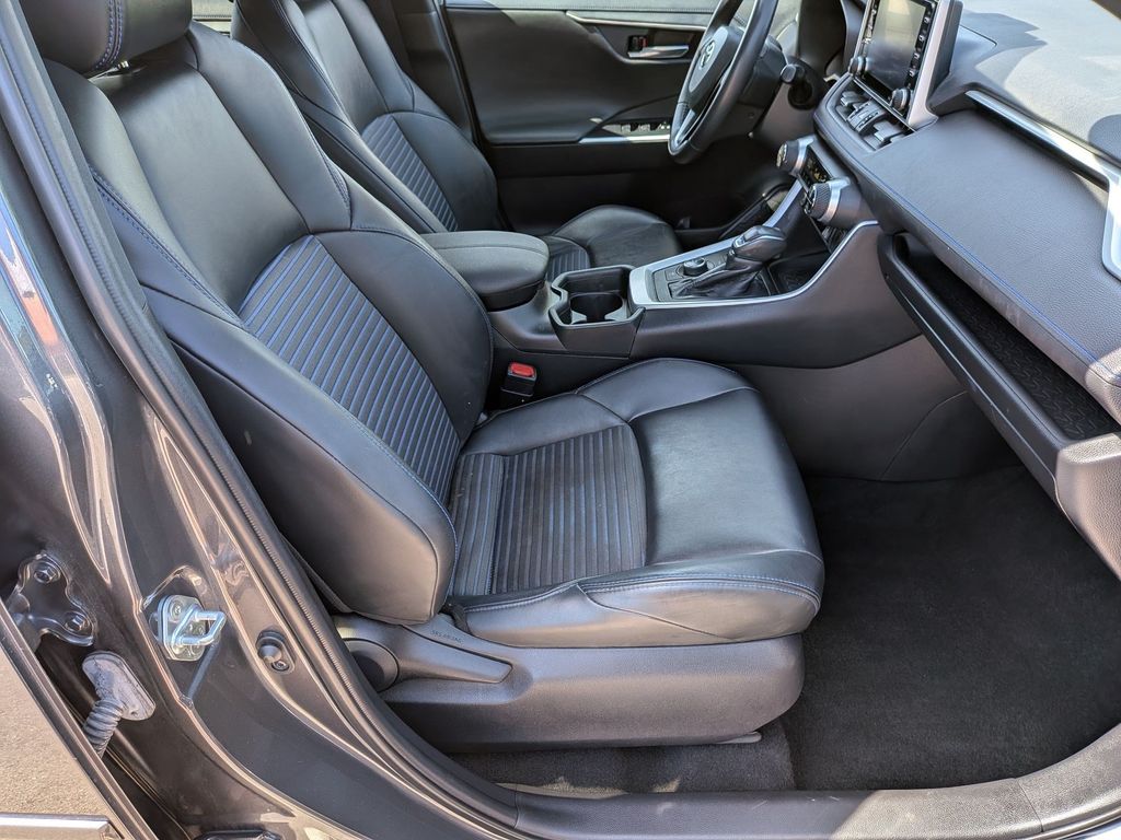 2020 Toyota RAV4 XSE - Photo 30