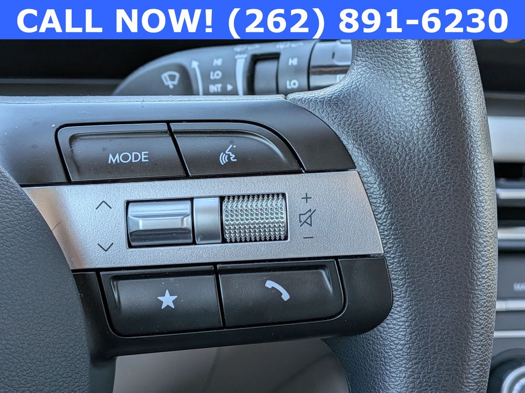 2025 Hyundai Tucson SE - Photo 16