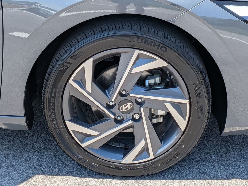 2024 Hyundai Elantra SEL - Photo 9