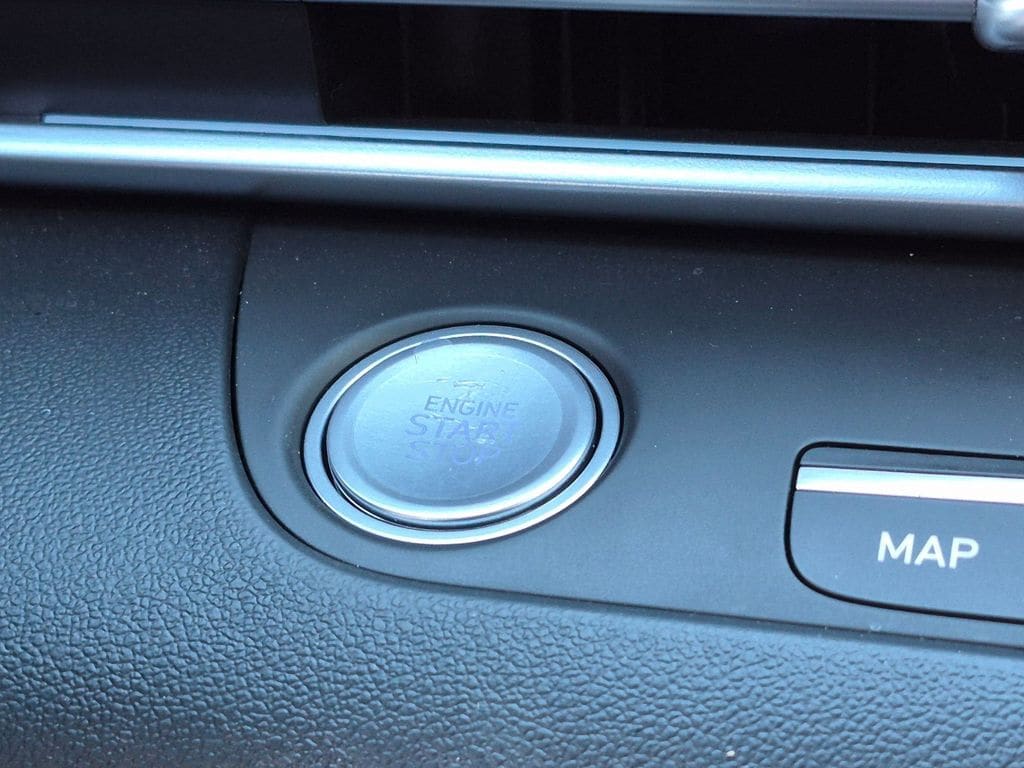 2025 Hyundai Elantra SEL - Photo 16