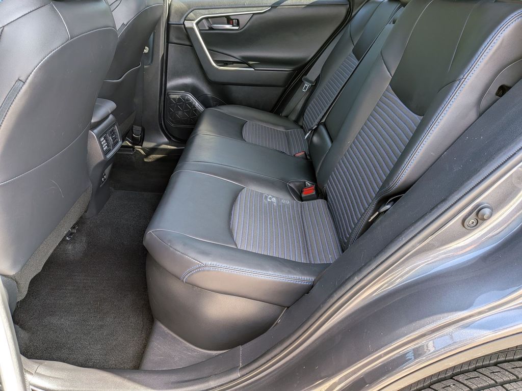2020 Toyota RAV4 XSE - Photo 25