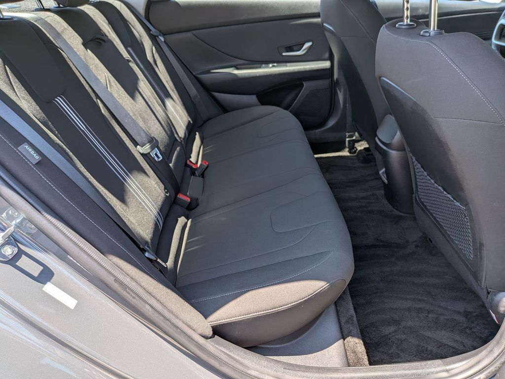 2024 Hyundai Elantra SEL - Photo 27