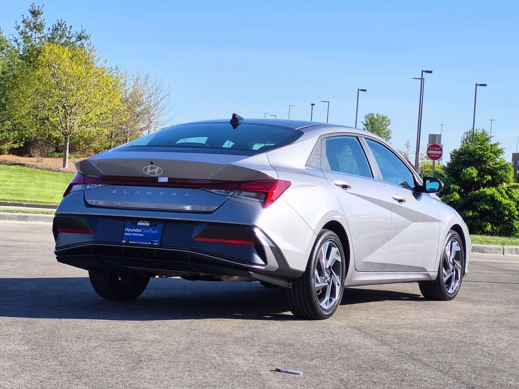 2025 Hyundai Elantra SEL - Photo 7