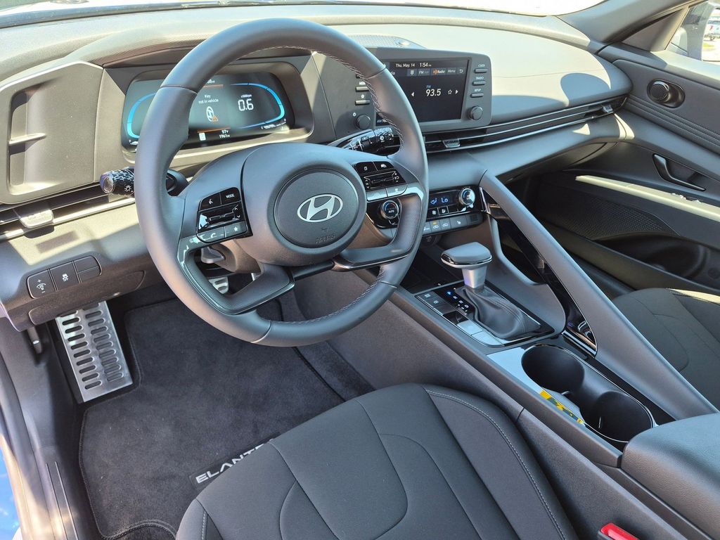 2026 Hyundai Elantra SEL - Photo 9