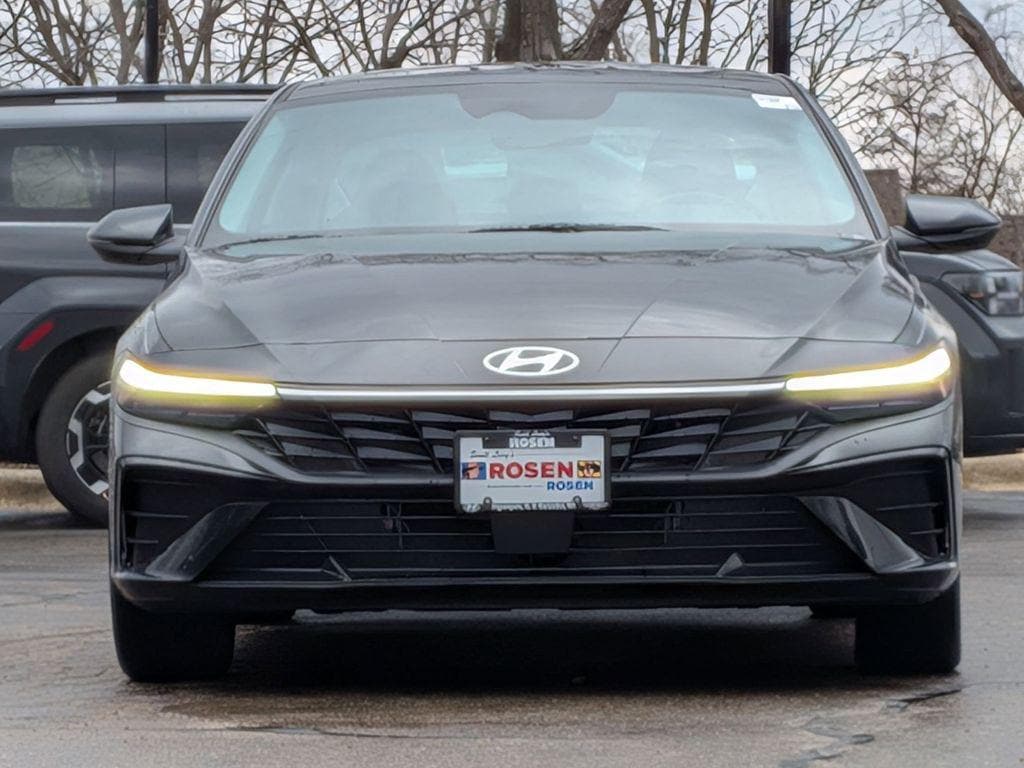 New 2026 Hyundai Elantra Hybrid Limited Sedan