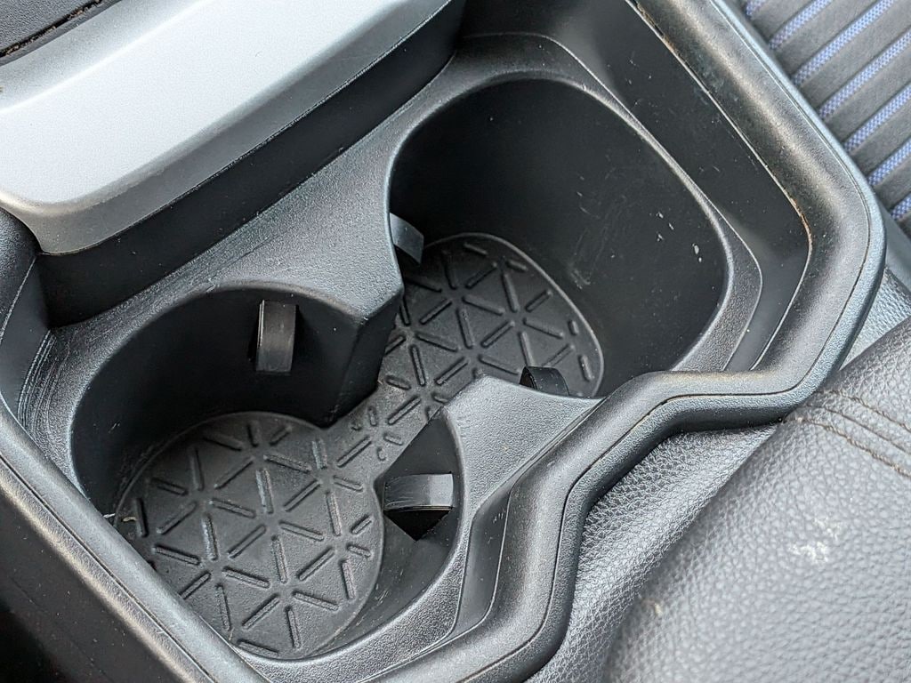 2020 Toyota RAV4 XSE - Photo 24