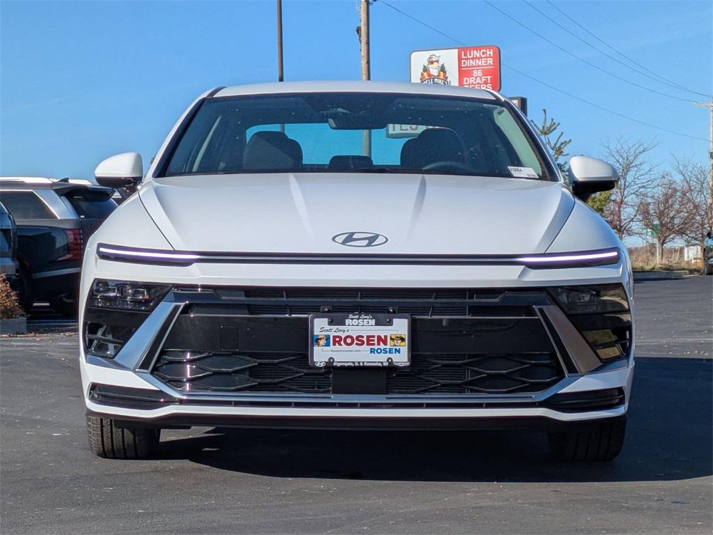 2026 Hyundai Sonata SEL Sport photo 2