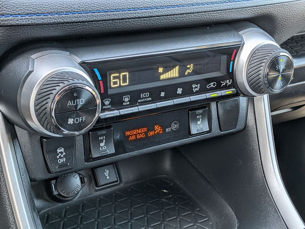 2020 Toyota RAV4 XSE - Photo 20