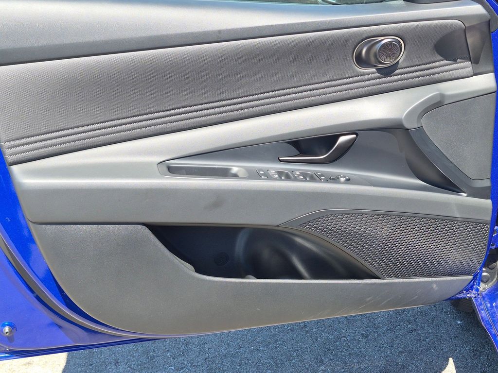 2026 Hyundai Elantra SEL - Photo 11