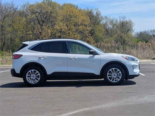 Used 2022 Ford Escape SE with VIN 1FMCU0BZ1NUA87092 for sale in Kenosha, WI
