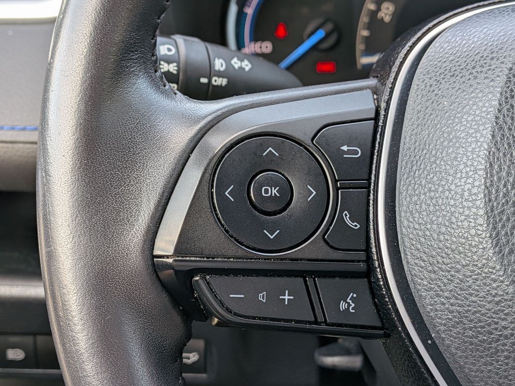 2020 Toyota RAV4 XSE - Photo 16