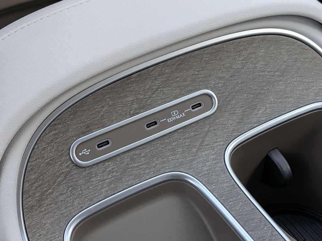 2026 Hyundai Palisade Limited - Photo 22
