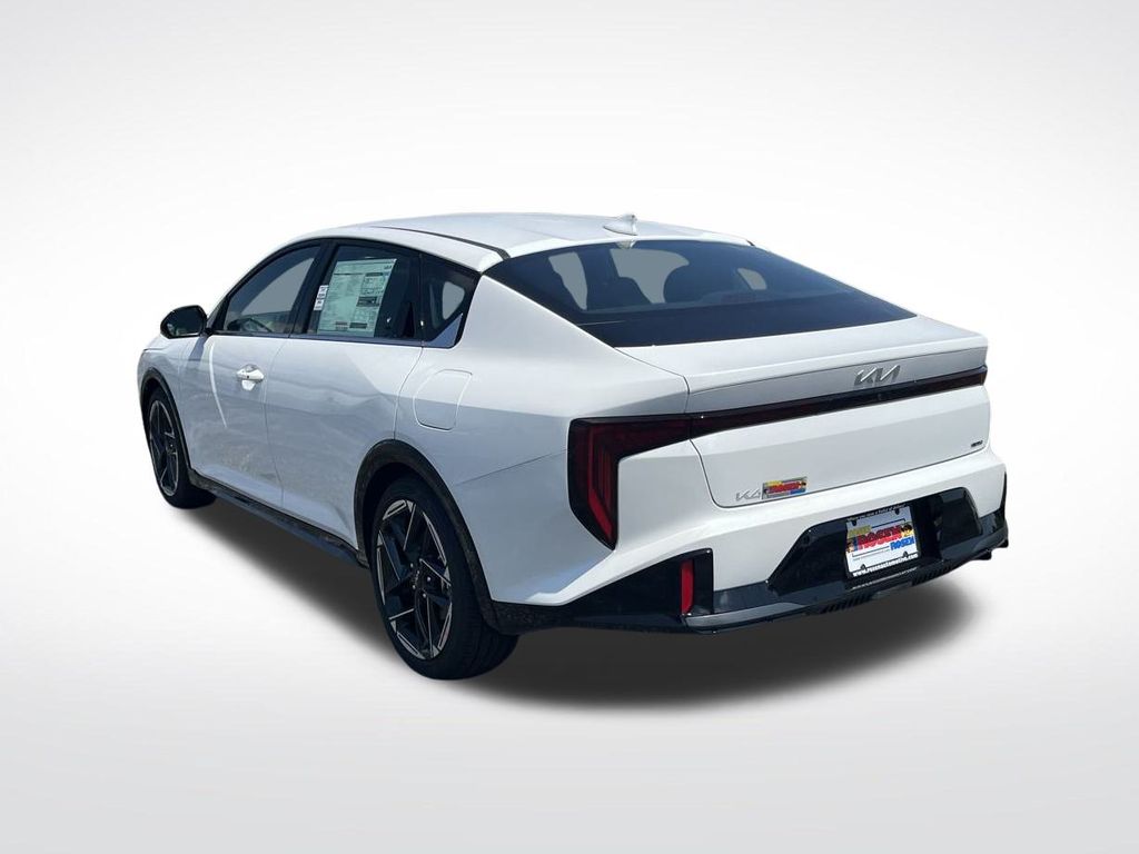2025 Kia K4 GT-Line photo 3