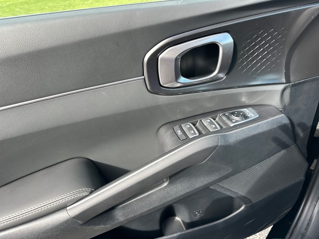 2026 Kia Sorento S photo 4