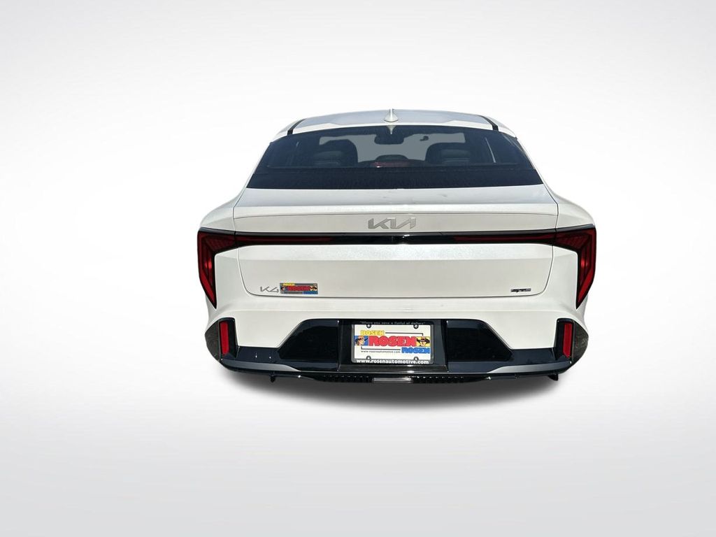 2025 Kia K4 GT-Line photo 4