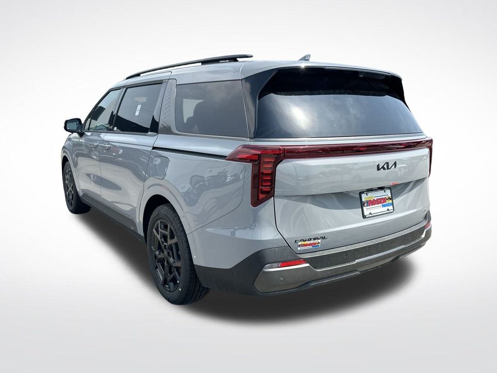 2025 Kia Carnival SX Prestige photo 3