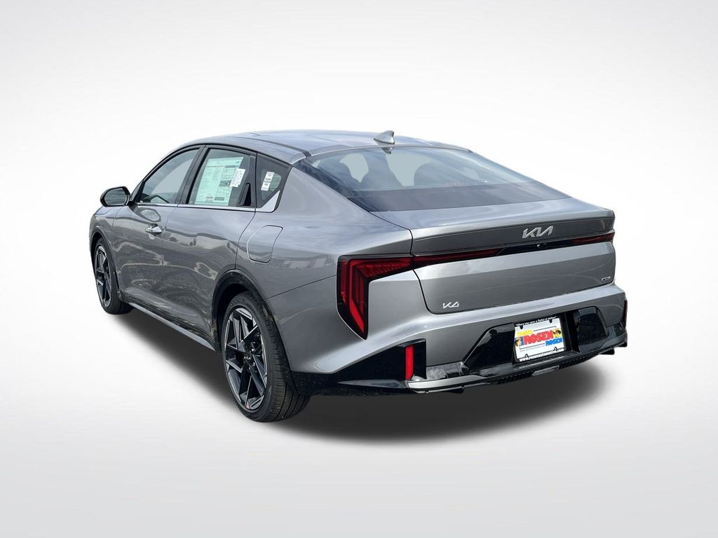 2025 Kia K4 GT-Line photo 3