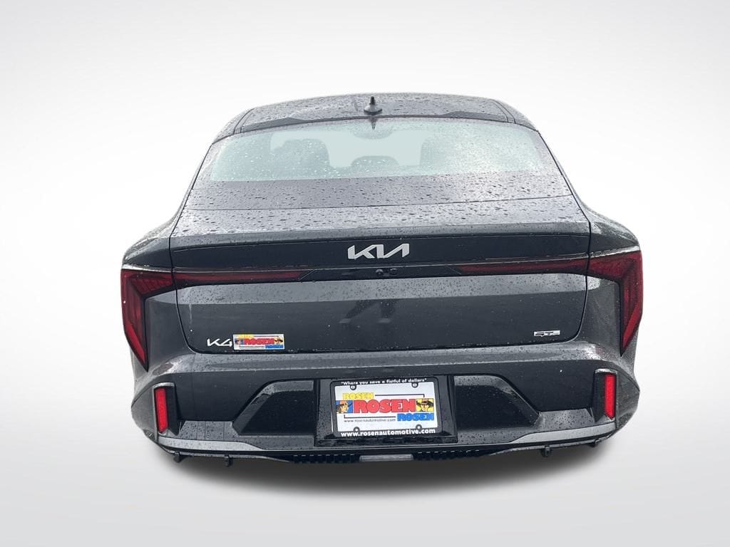 2025 Kia K4 GT-Line photo 3