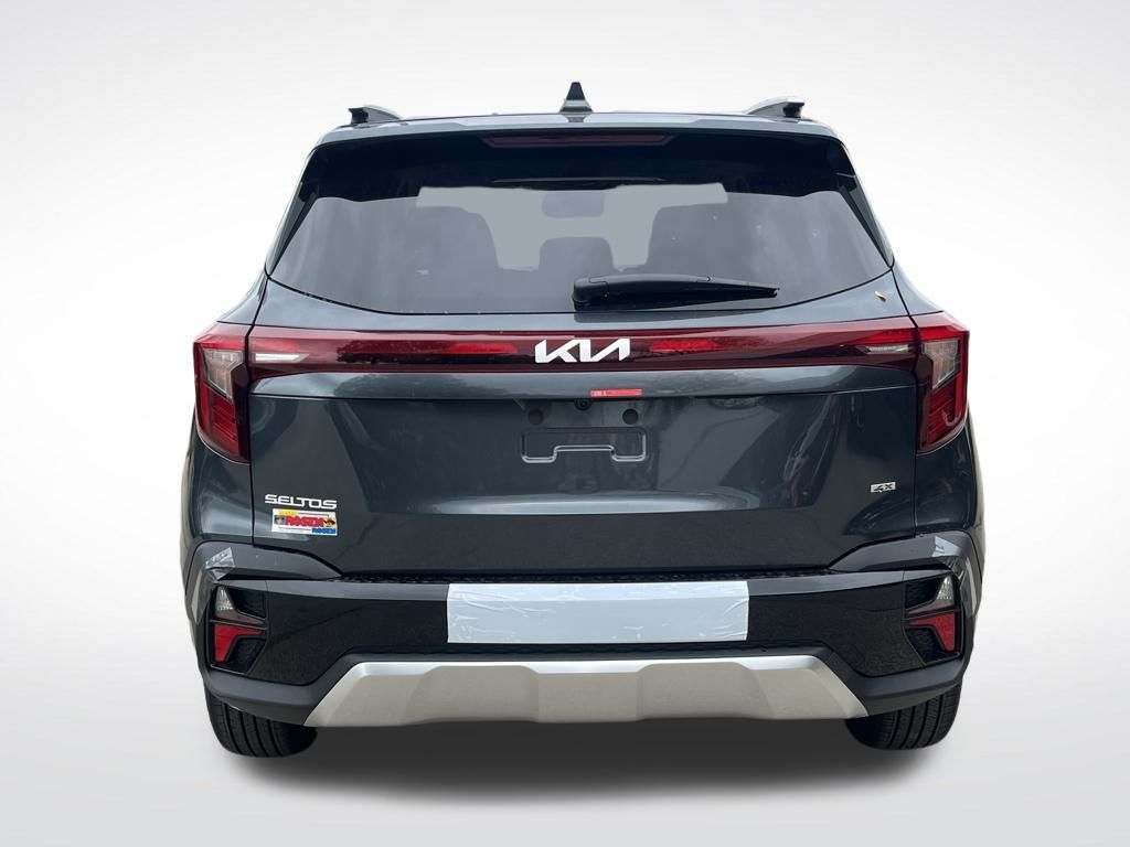 2026 Kia Seltos S photo 2