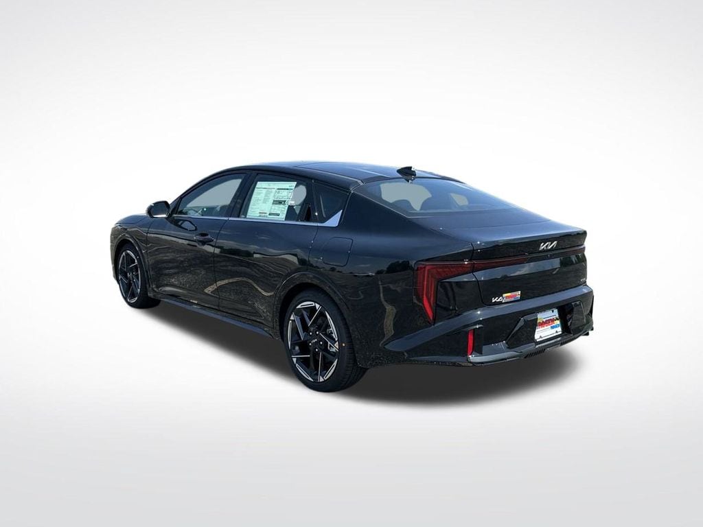 2025 Kia K4 GT-Line photo 3