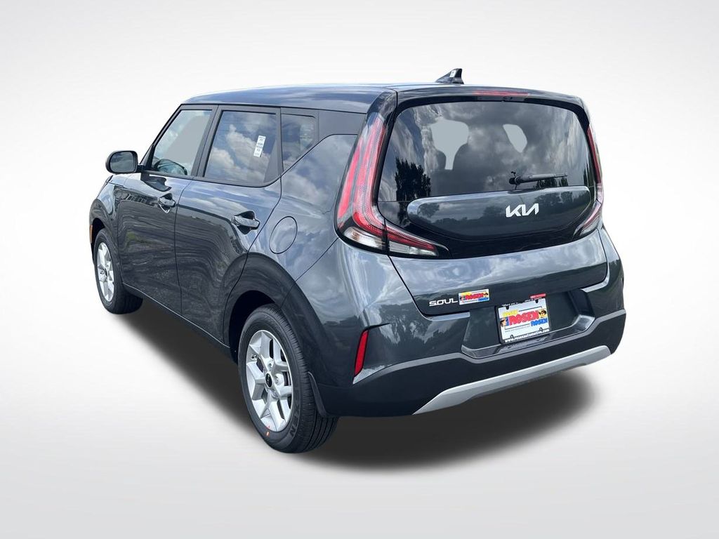 2025 Kia Soul S photo 3