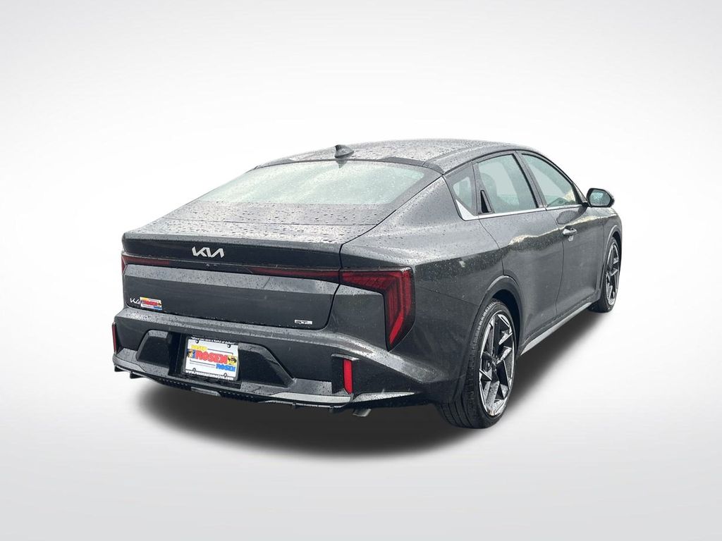 2025 Kia K4 GT-Line photo 4