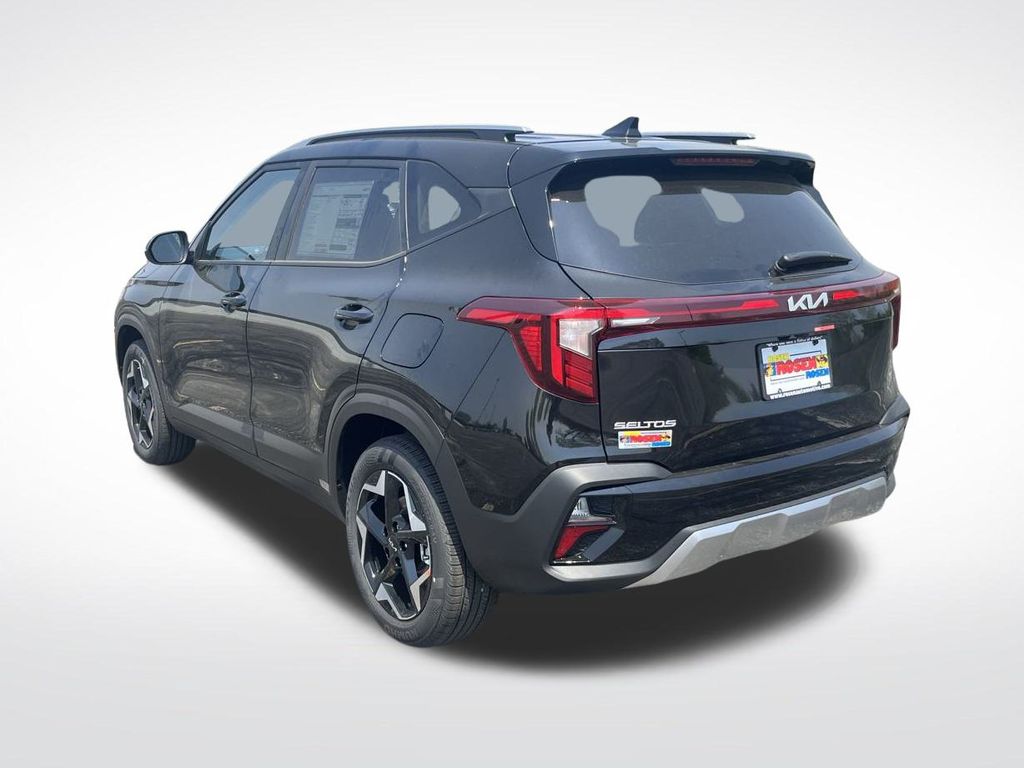 2025 Kia Seltos S photo 3