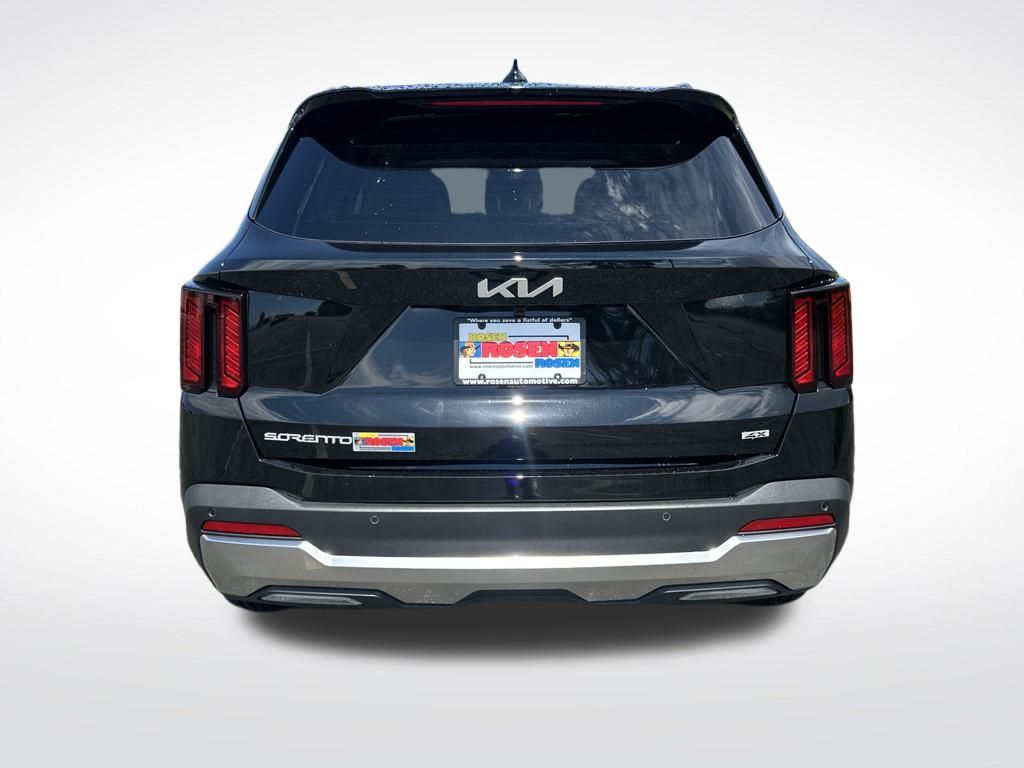 2025 Kia Sorento S photo 4