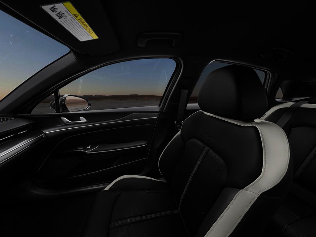 2026 Kia K5 GT-Line - Photo 24