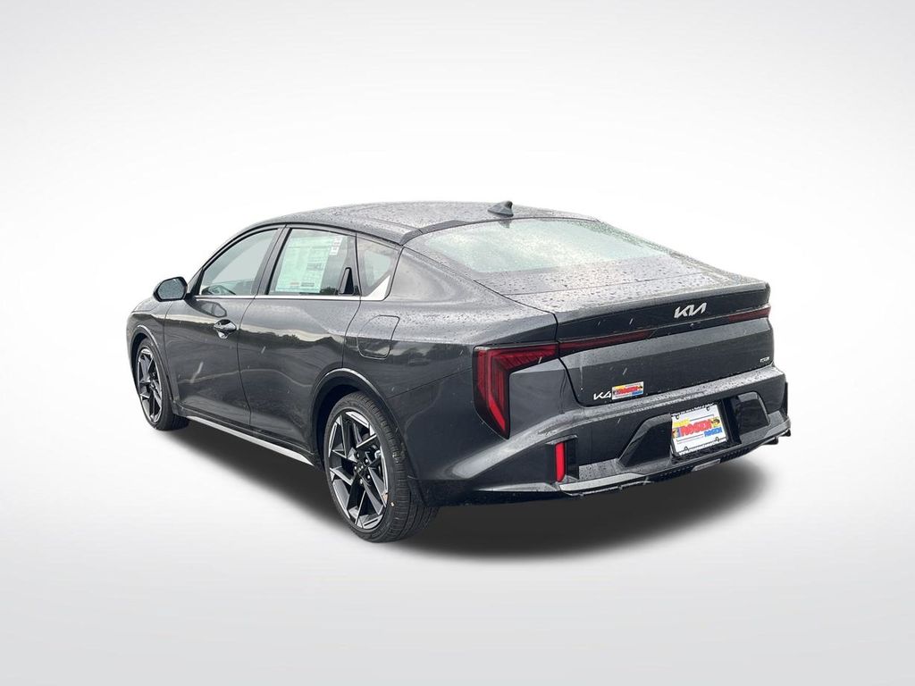 2025 Kia K4 GT-Line photo 2