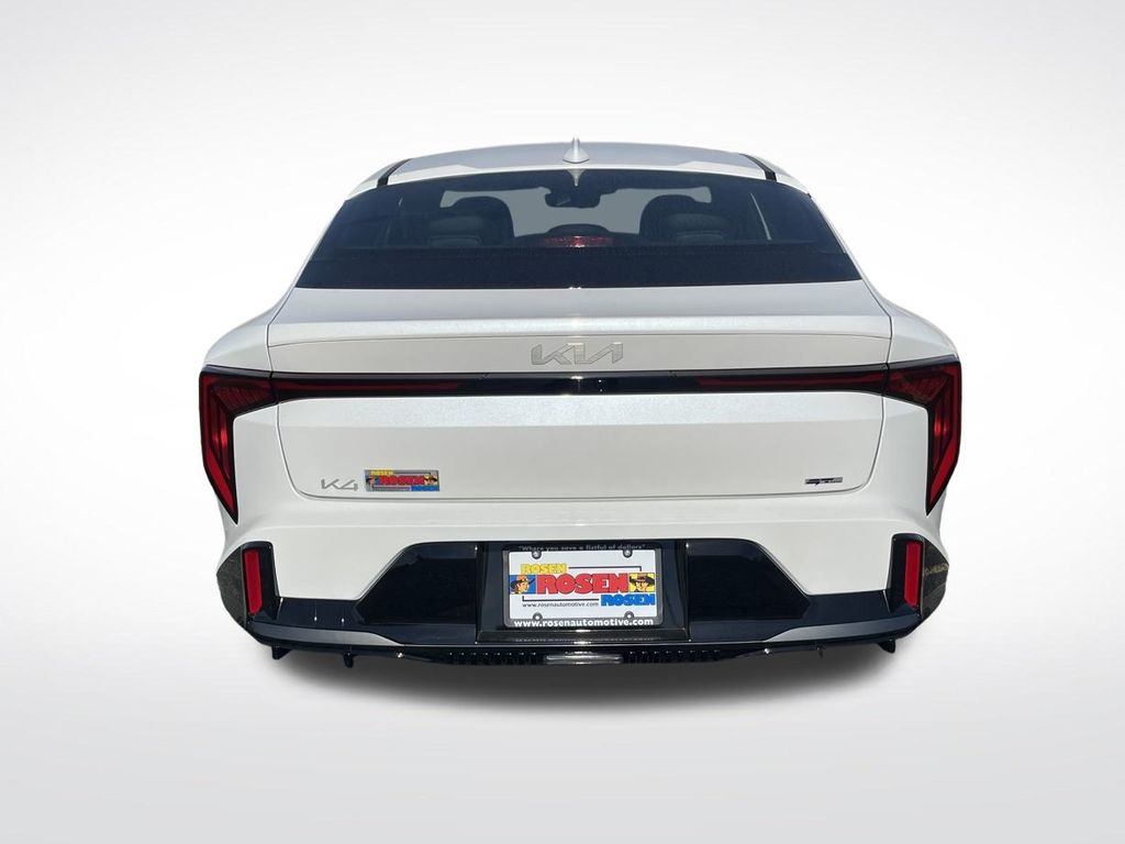 2025 Kia K4 GT-Line photo 3